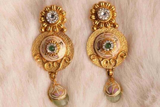 Simple Latest Design of Gold Earrings (7)