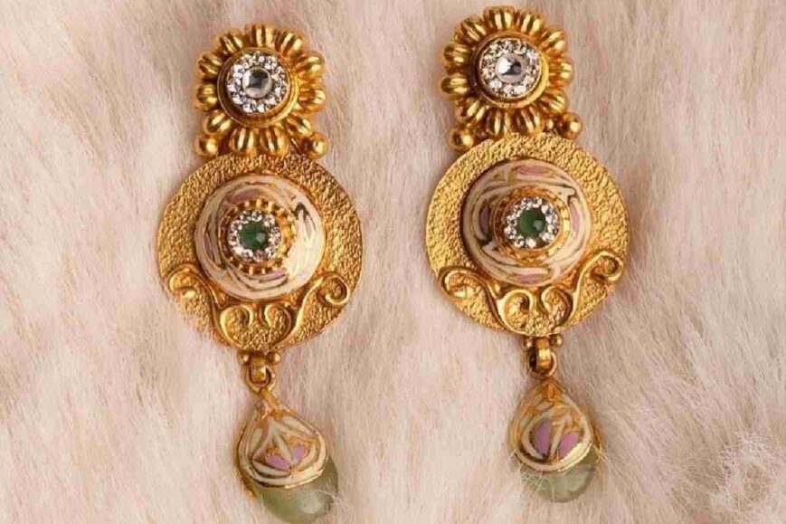 Simple Latest Design of Gold Earrings (7)