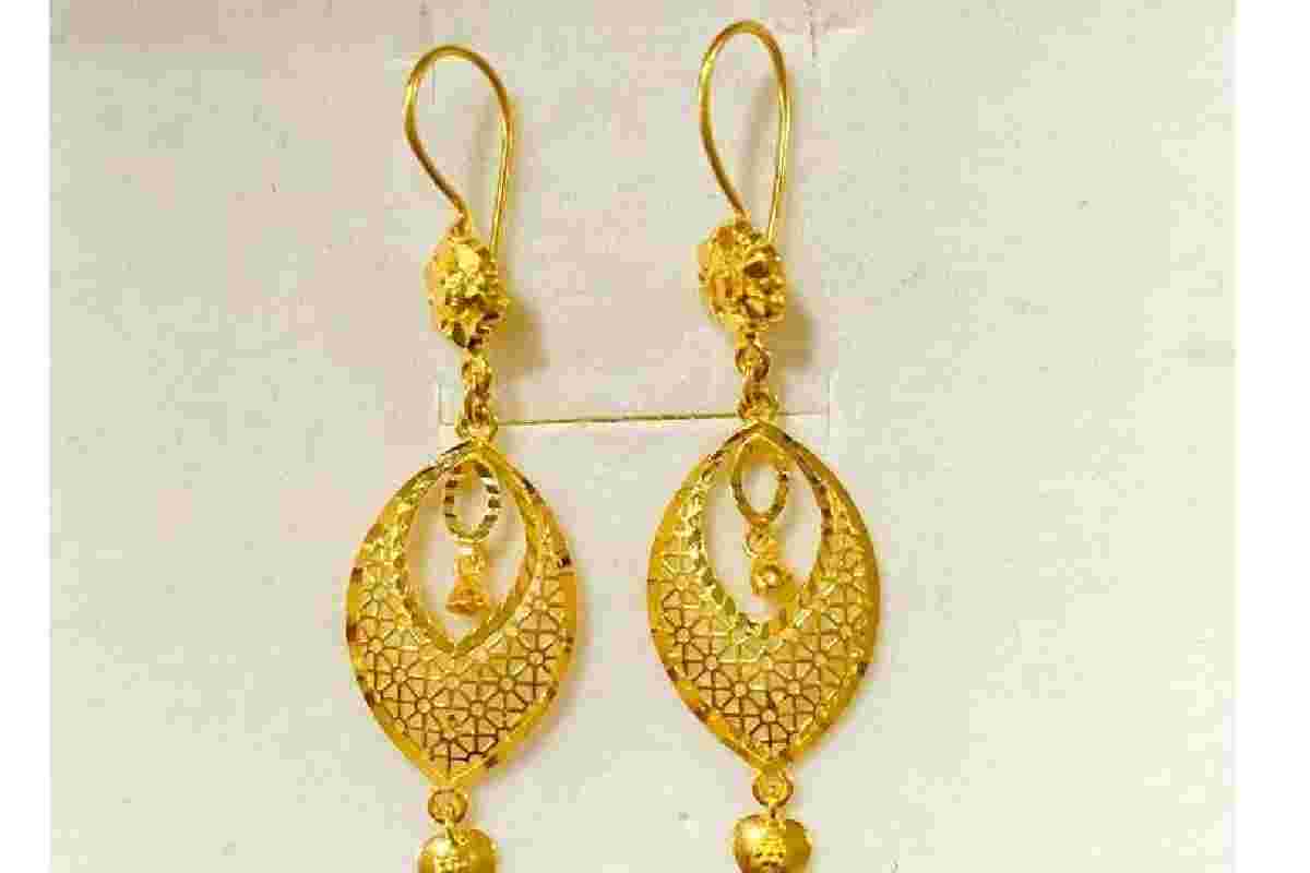 Simple Latest Design of Gold Earrings (10)